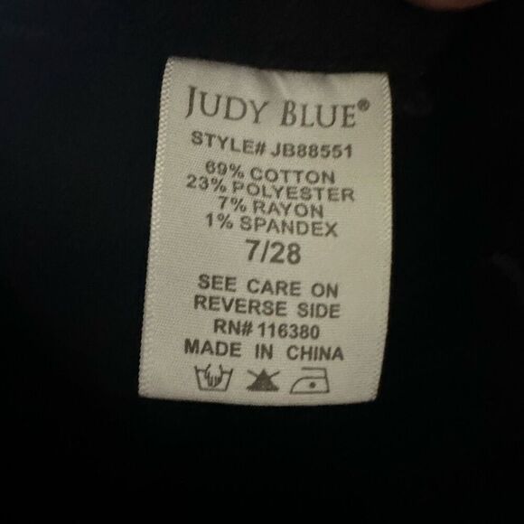 Judy Blue black raw hem skinny fit 7/28 normcore jeans - Picture 3 of 4